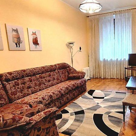Cozy Apartment On Nezalezhnosti Avenue Charkov Buitenkant foto