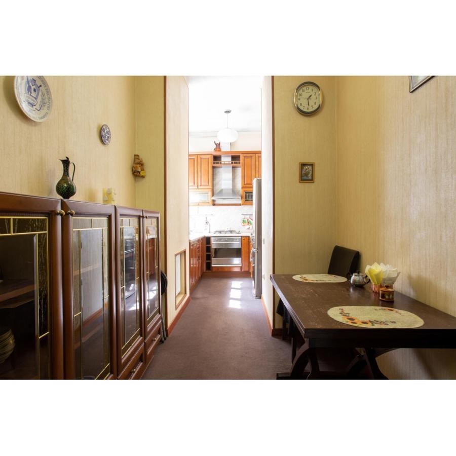 Cozy Apartment On Nezalezhnosti Avenue Charkov Buitenkant foto